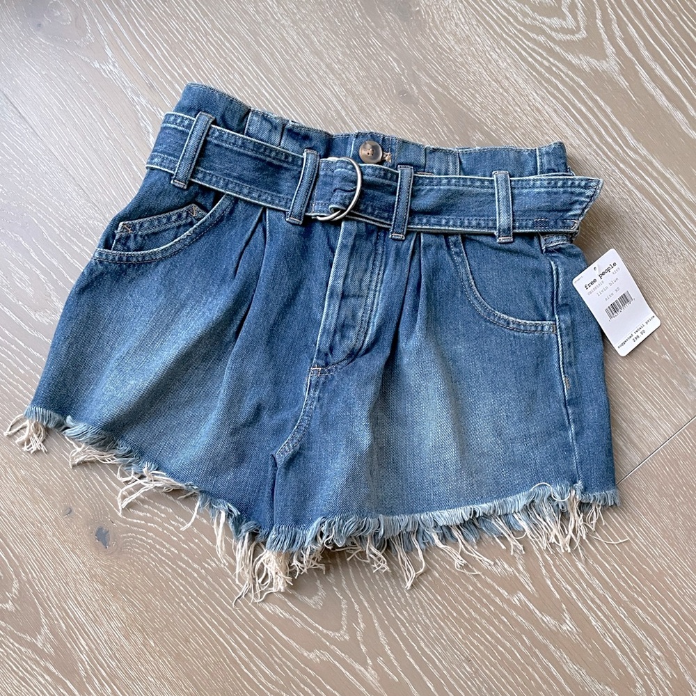 Free people NWT Jean shorts